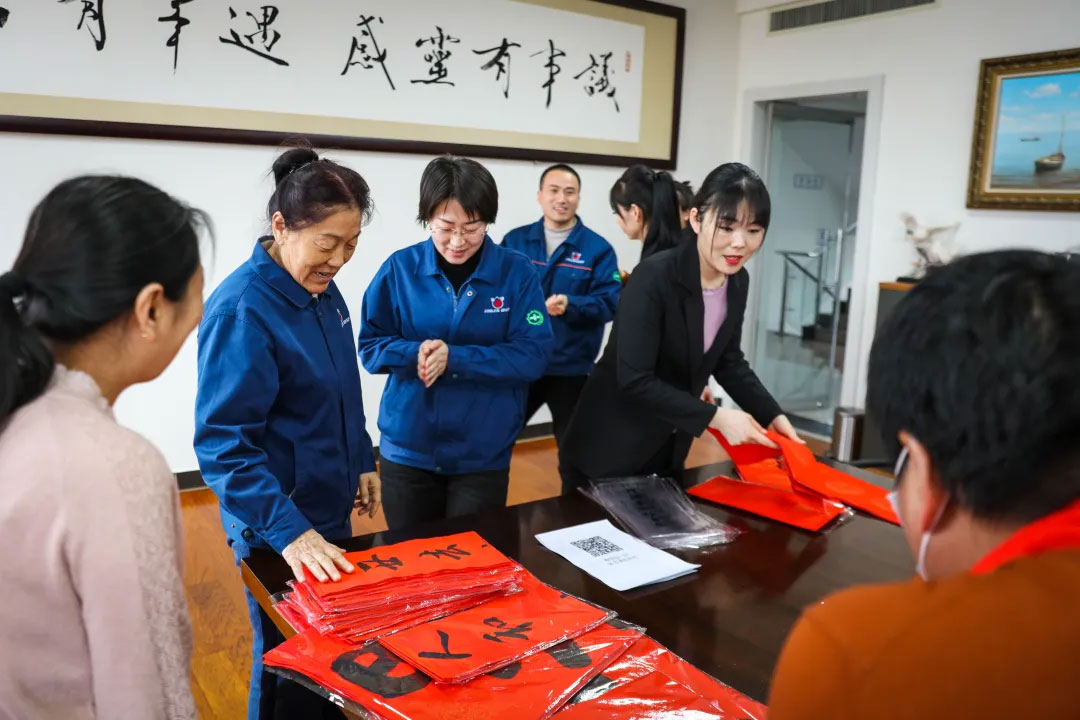经开区 “迎新春 送万福 进万家”活动 来到景津